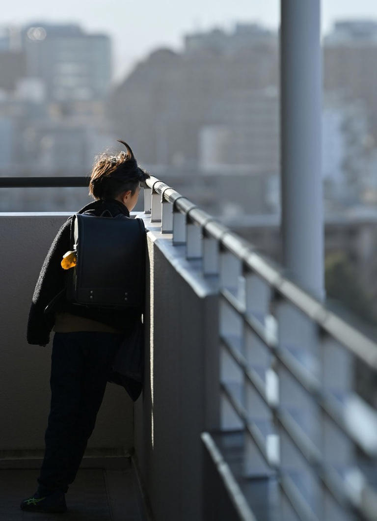 子が不登校だと給食費不要←そんなこと無く負担が凄い。フリースクール月3万円。角川ドワンゴ学園7万円